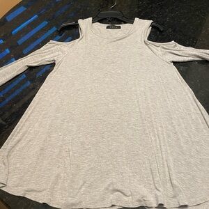 Ezra Cold Shoulder Three Quarter Sleeve Top size m